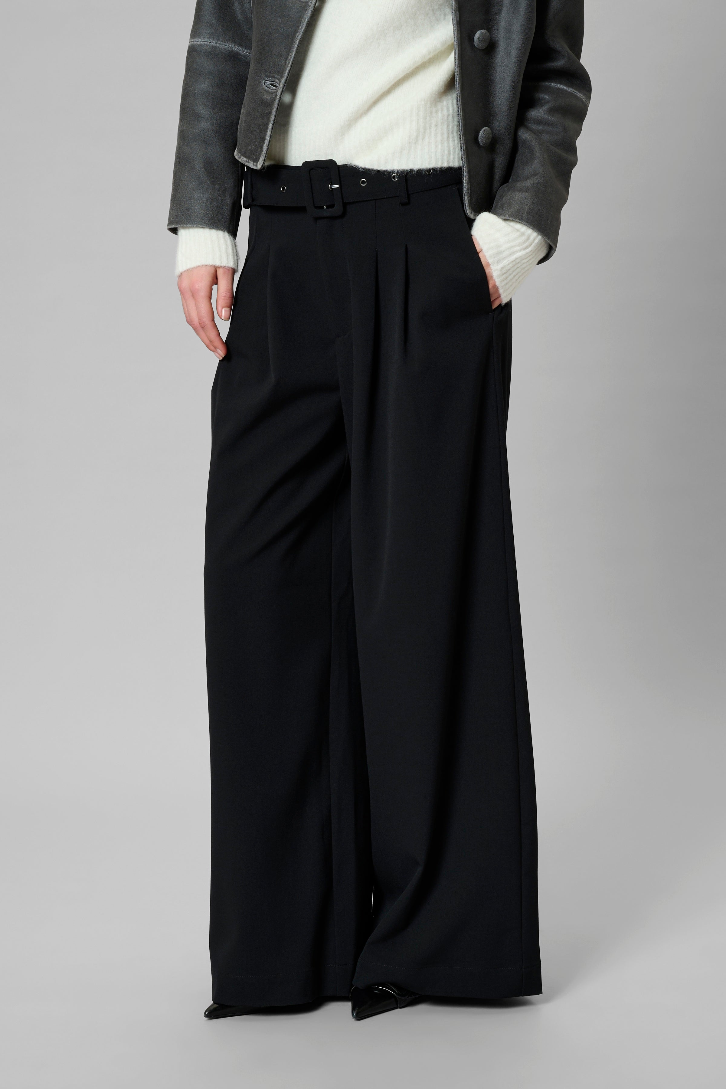 MWHace Vitta High Wide Pants – My Essential Wardrobe