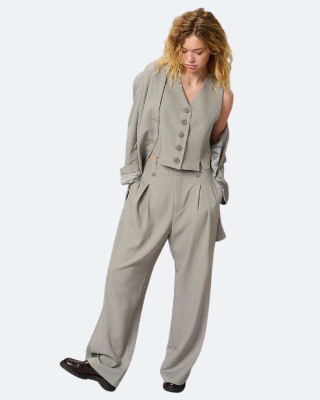 Disamw Vest – My Essential Wardrobe