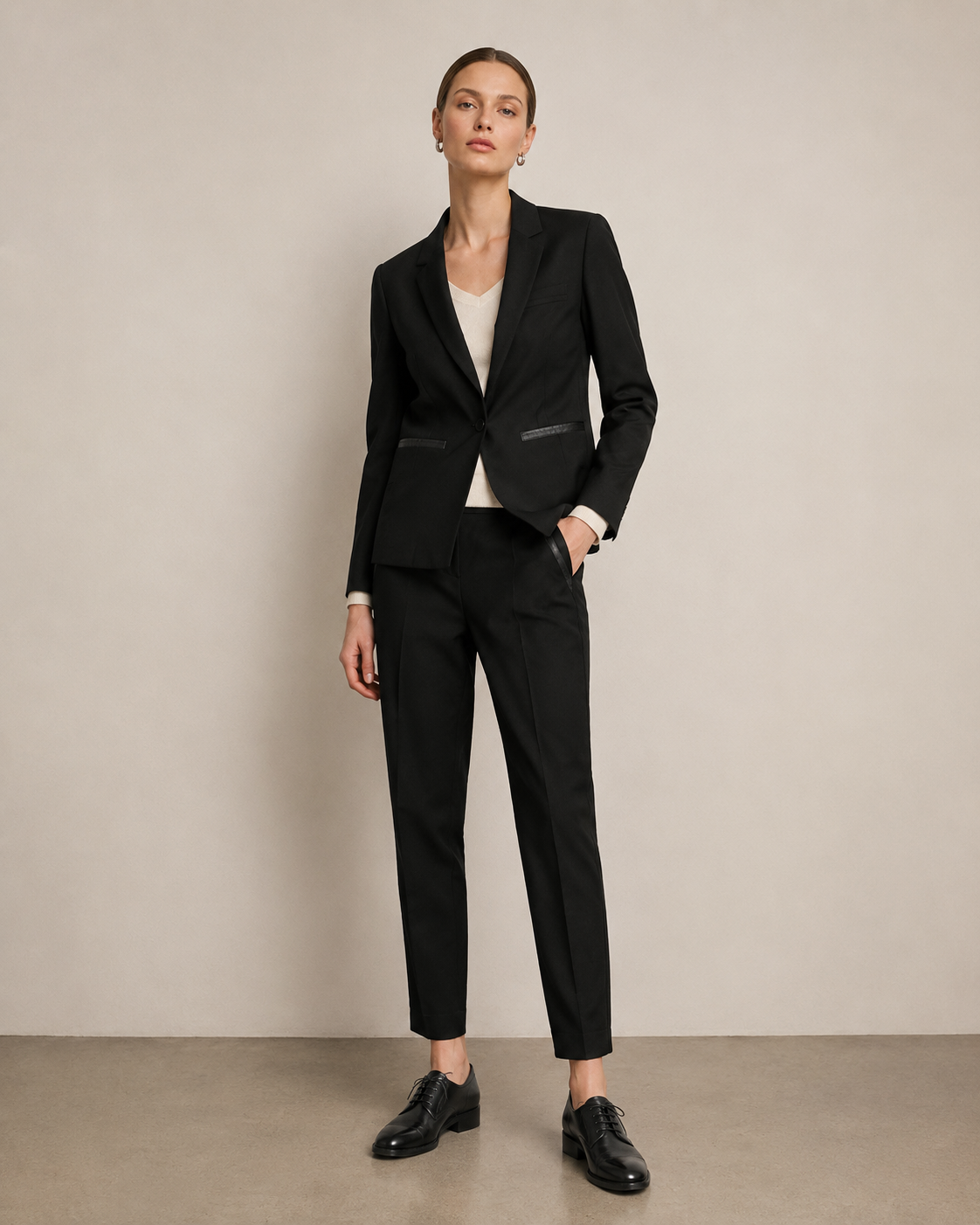 Stijlvol Pak bij Maje - 100% Katoen met Leren Details