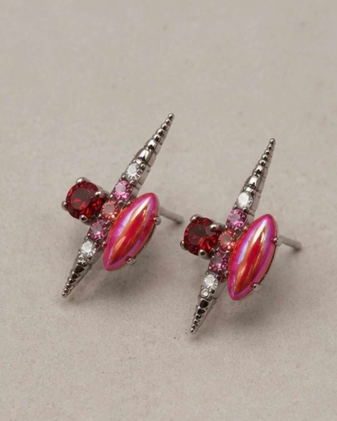 Red Silver Stud oorbellen