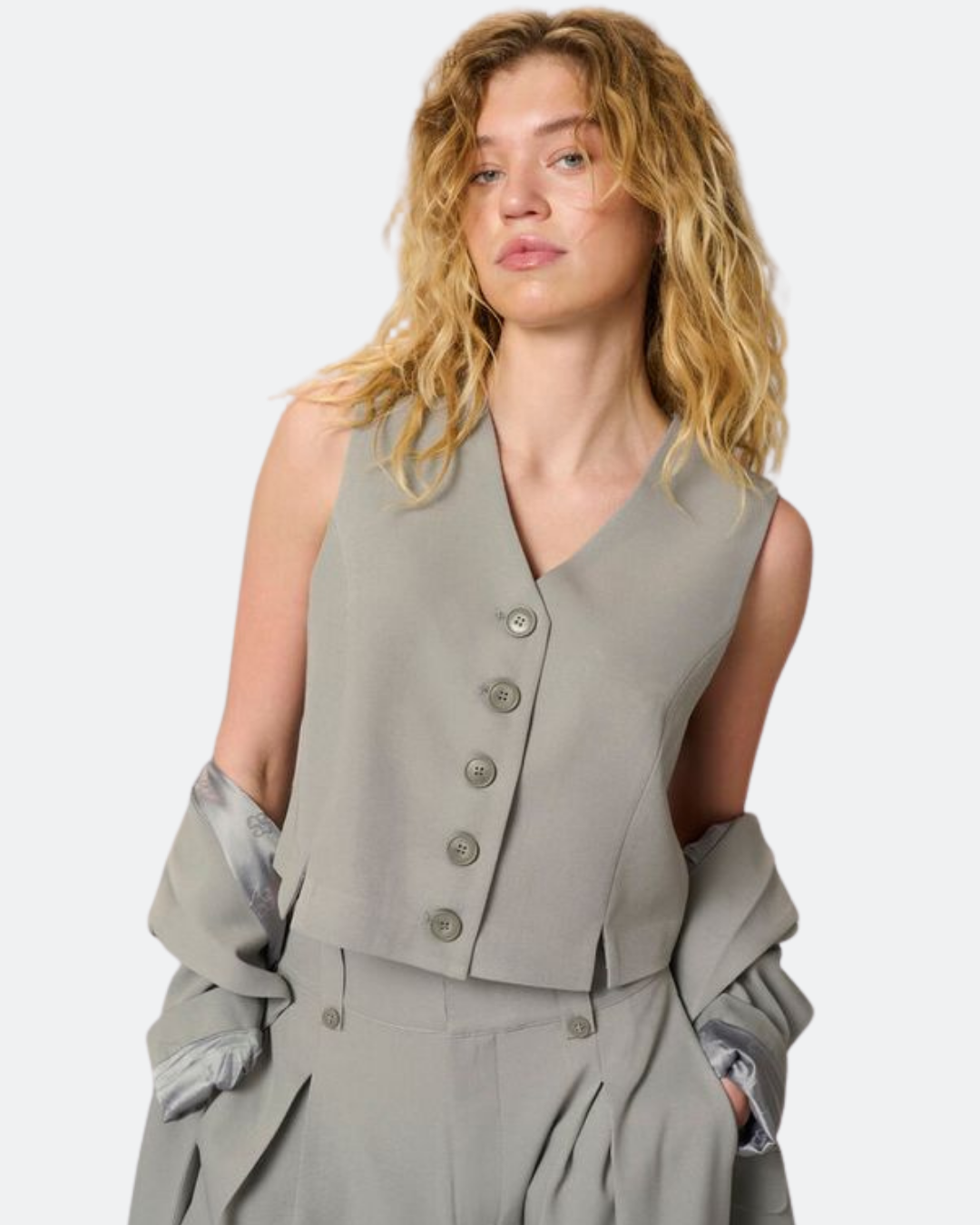 Disamw Vest – My Essential Wardrobe