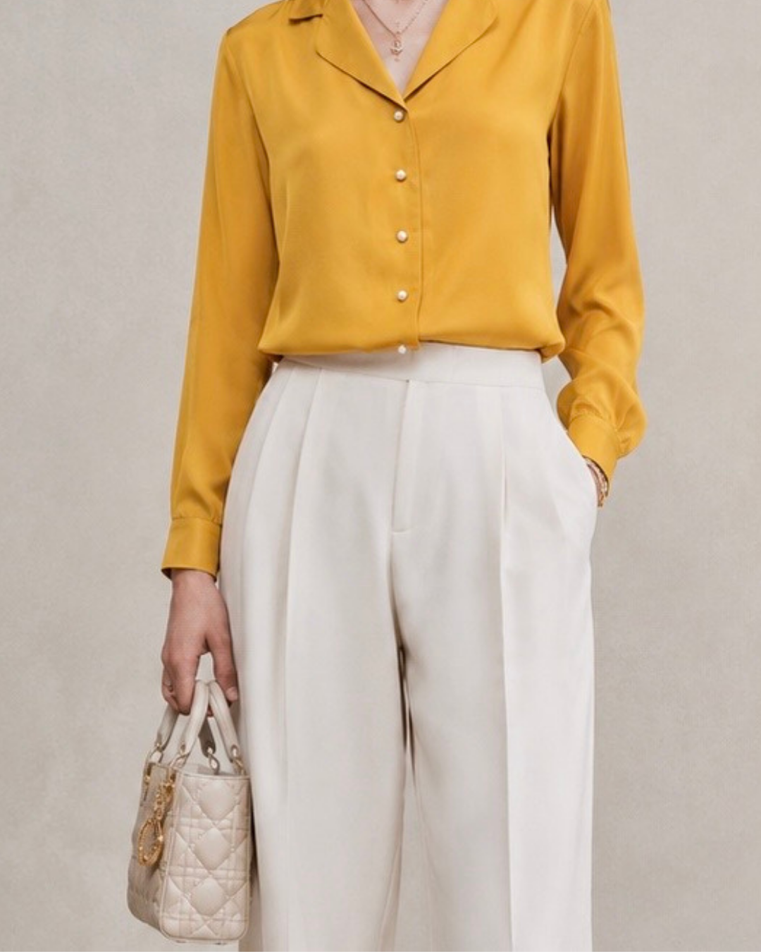 Vintage Christian Dior Blouse - 100% Zijde met Parelknopen